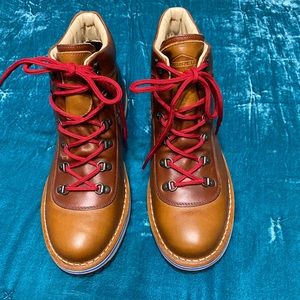 Women’s Merrill boots